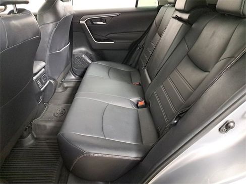 Used 2021 Toyota RAV4 XLE Premium image 12
