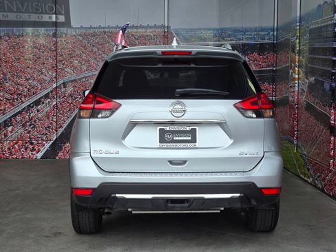 Used 2017 Nissan Rogue SV w/ SV Premium Package AWD/4WD image 7