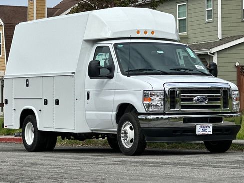 New 2025 Ford E-350 and Econoline 350 Super Duty w/ Power Equipment Group image 7