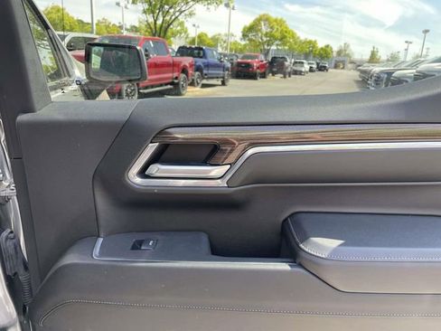 Used 2024 Chevrolet Silverado 1500 LT Trail Boss w/ Convenience Package II image 25