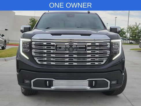 Used 2024 GMC Sierra 1500 Denali w/ Technology Package AWD/4WD image 2