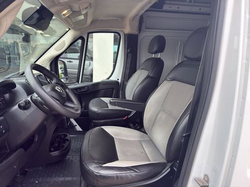 Used 2023 RAM ProMaster 2500 FWD image 10