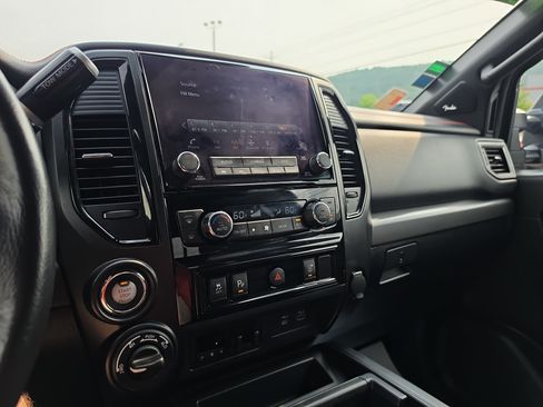Used 2023 Nissan Titan PRO-4X AWD/4WD image 26