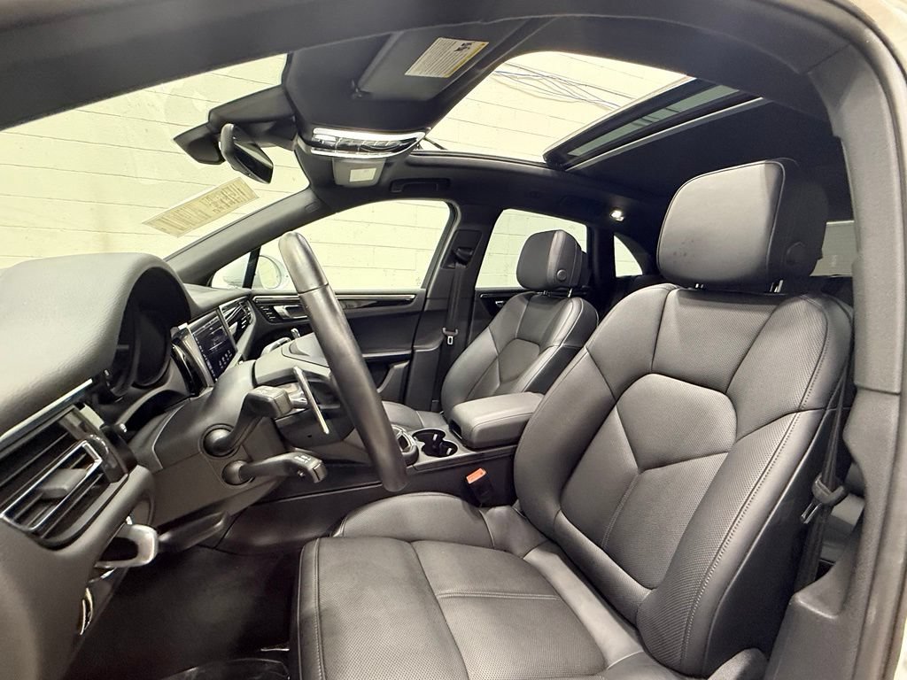 Used 2024 Porsche Macan S AWD/4WD image 38