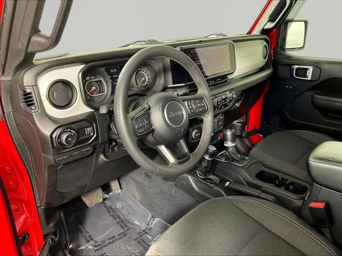 Used 2024 Jeep Wrangler Sport AWD/4WD image 17