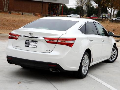 Used 2013 Toyota Avalon XLE image 6