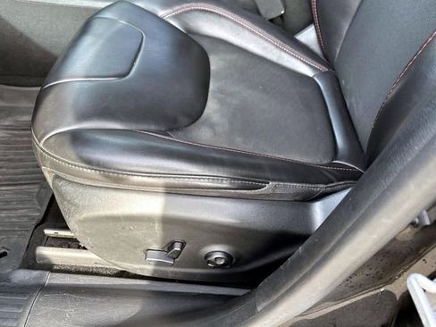 Used 2020 Jeep Cherokee Trailhawk w/ Cold Weather Group image 19