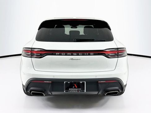 Used 2025 Porsche Macan AWD/4WD image 10