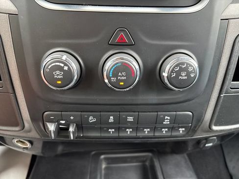 Used 2018 RAM 2500 Tradesman w/ Chrome Appearance Group AWD/4WD image 16