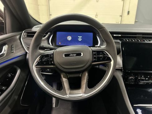 Used 2023 Jeep Grand Cherokee L Overland AWD/4WD image 19