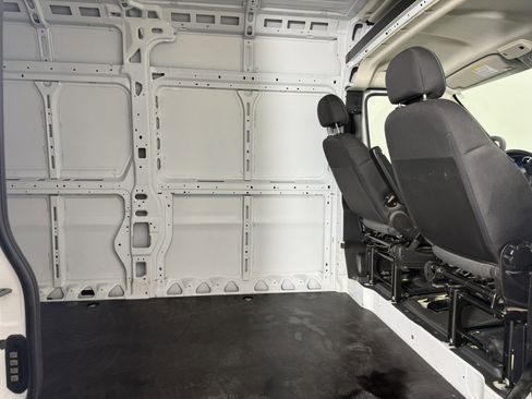 Used 2024 RAM ProMaster 2500 w/ Premium Convenience Group image 10