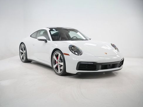 Certified 2020 Porsche 911 Carrera 4S image 8
