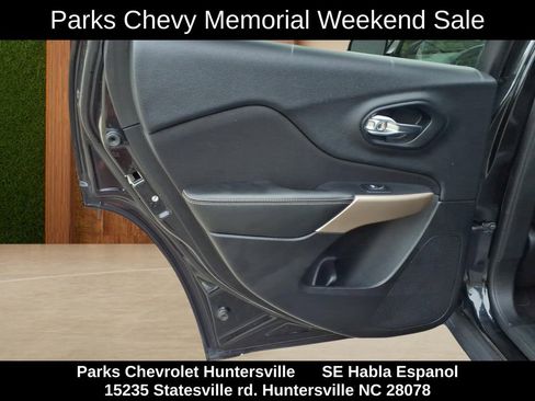 Used 2017 Jeep Cherokee Sport FWD image 20
