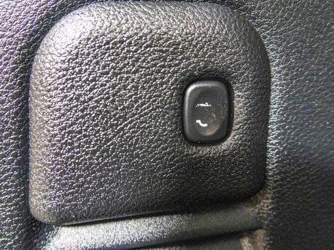 Used 2017 Jeep Grand Cherokee Limited image 39