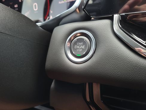 New 2025 GMC Canyon Elevation w/ Convenience Package image 6