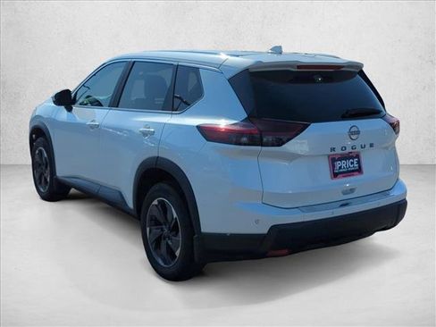 Used 2025 Nissan Rogue SV FWD image 7