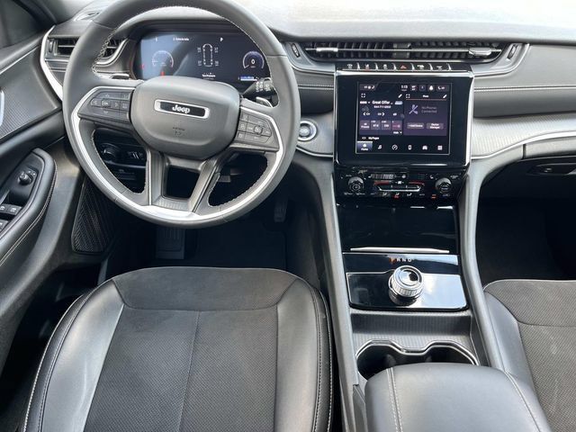Used 2023 Jeep Grand Cherokee L Altitude AWD/4WD image 15