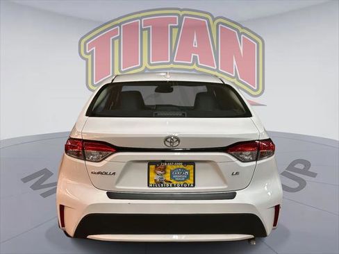 Certified 2021 Toyota Corolla LE image 3