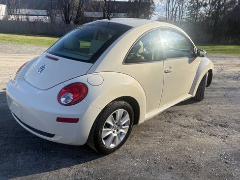 Used 2008 Volkswagen Beetle S image 7