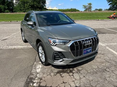 Used 2025 Audi Q3 2.0T Premium AWD/4WD image 2