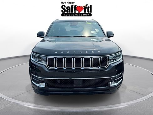 Used 2025 Jeep Wagoneer 4WD w/ Premium Group I image 2