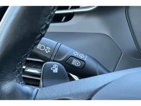 Used 2023 Chevrolet Bolt EUV LT w/ Convenience Package FWD image 37