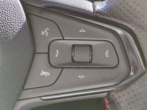 Used 2024 Chevrolet TrailBlazer RS w/ Driver Confidence Package image 30