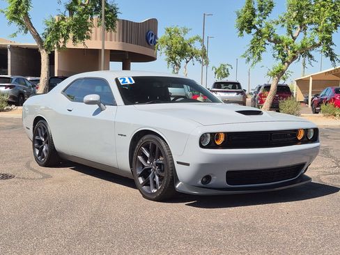 Used 2021 Dodge Challenger R/T w/ Blacktop Package RWD image 3
