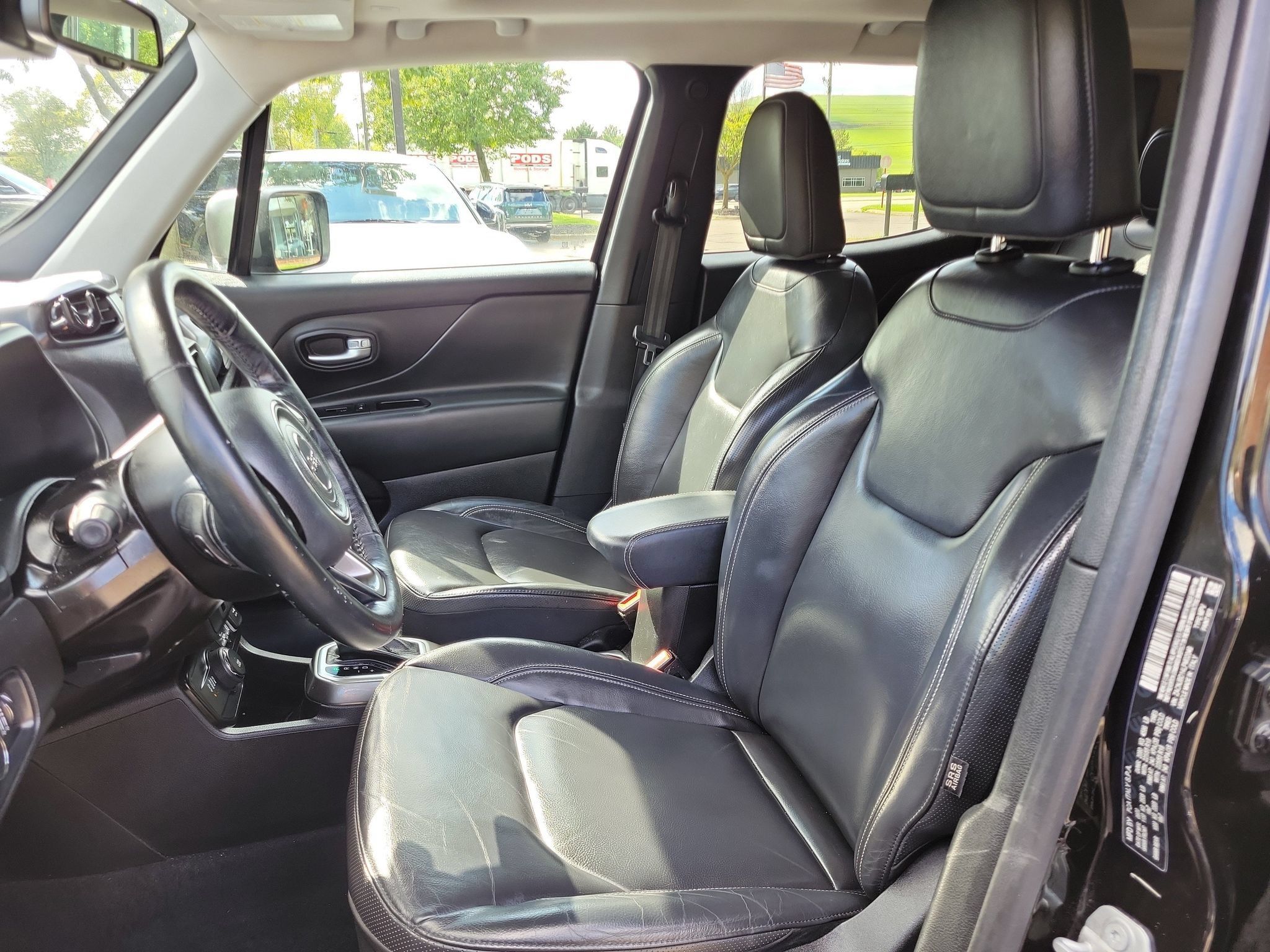 Used 2020 Jeep Renegade Limited AWD/4WD image 5