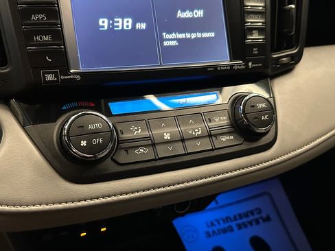 Used 2017 Toyota RAV4 Platinum image 15