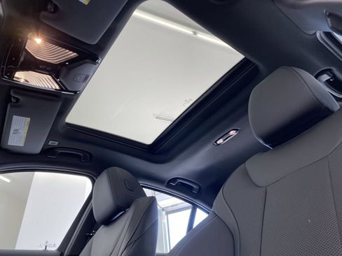 Used 2025 BMW 330i xDrive Sedan w/ Convenience Package image 14