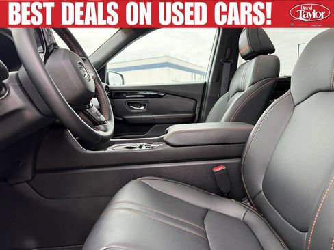 Used 2025 Honda Pilot TrailSport image 10