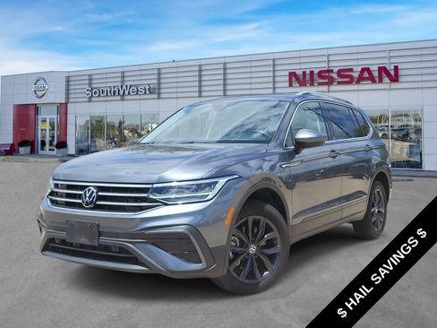 Used 2024 Volkswagen Tiguan SE FWD image 1