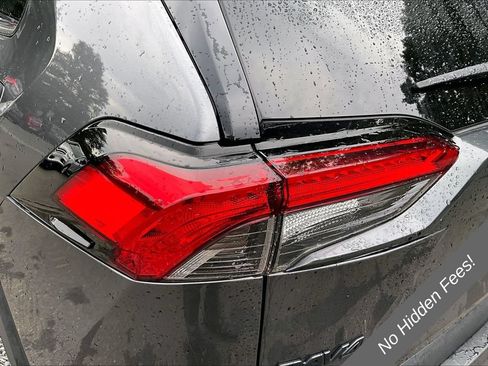 Used 2023 Toyota RAV4 LE AWD/4WD image 27