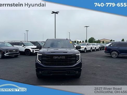 Used 2023 GMC Sierra 1500 Elevation AWD/4WD image 2