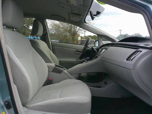 Used 2015 Toyota Prius Three image 17