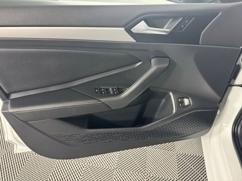 Used 2022 Volkswagen Jetta S image 9