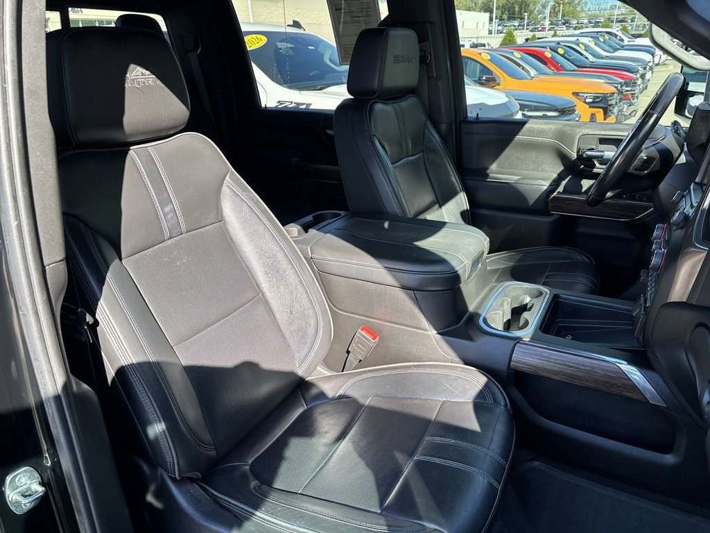 Used 2023 Chevrolet Silverado 3500 High Country AWD/4WD image 32