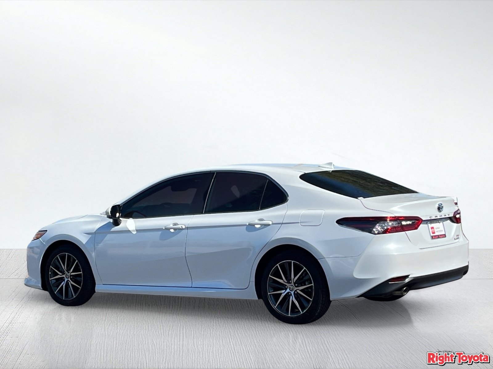 Certified 2022 Toyota Camry XLE FWD image 5