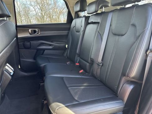 Used 2023 Kia Sorento S image 25