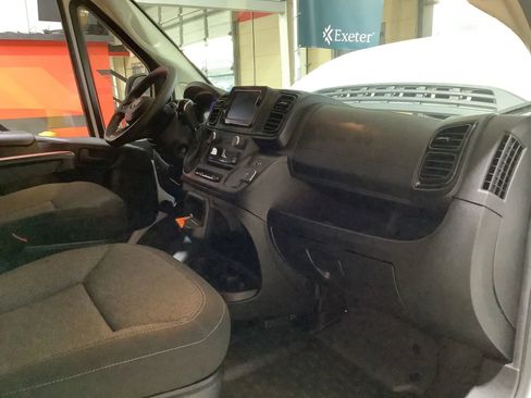 Used 2025 RAM ProMaster 2500 w/ U-Haul Equipment Group FWD image 9