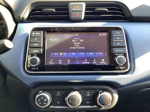 Used 2025 Nissan Versa SV w/ Trunk Package image 18