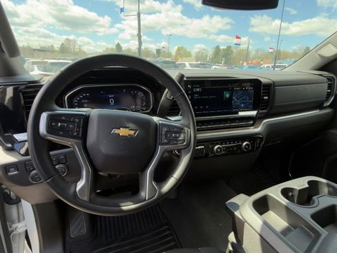 Used 2025 Chevrolet Silverado 2500 LT w/ Safety Package image 9