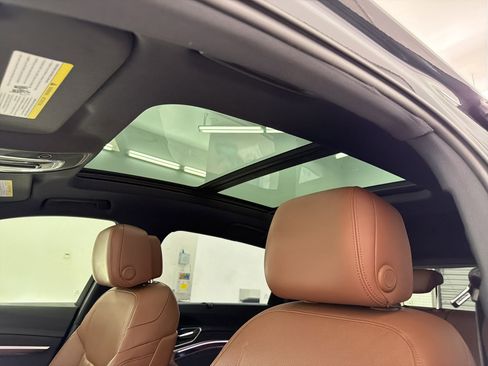 Used 2019 Audi e-tron Prestige w/ Prestige Package AWD/4WD image 15