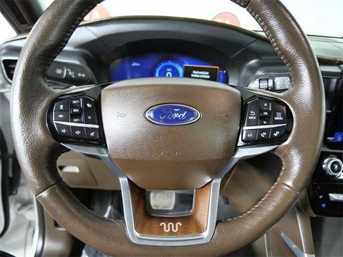Used 2022 Ford Explorer King Ranch w/ Technology Package image 23