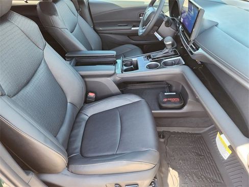 New 2026 Toyota Sienna XLE Woodland Edition image 10