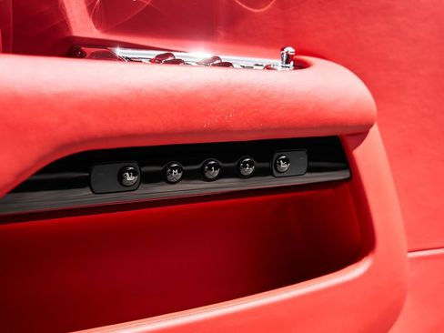 Used 2018 Rolls-Royce Dawn RWD image 34