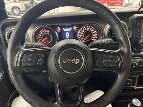 Used 2021 Jeep Gladiator Sport w/ Trailer Tow Package AWD/4WD image 15