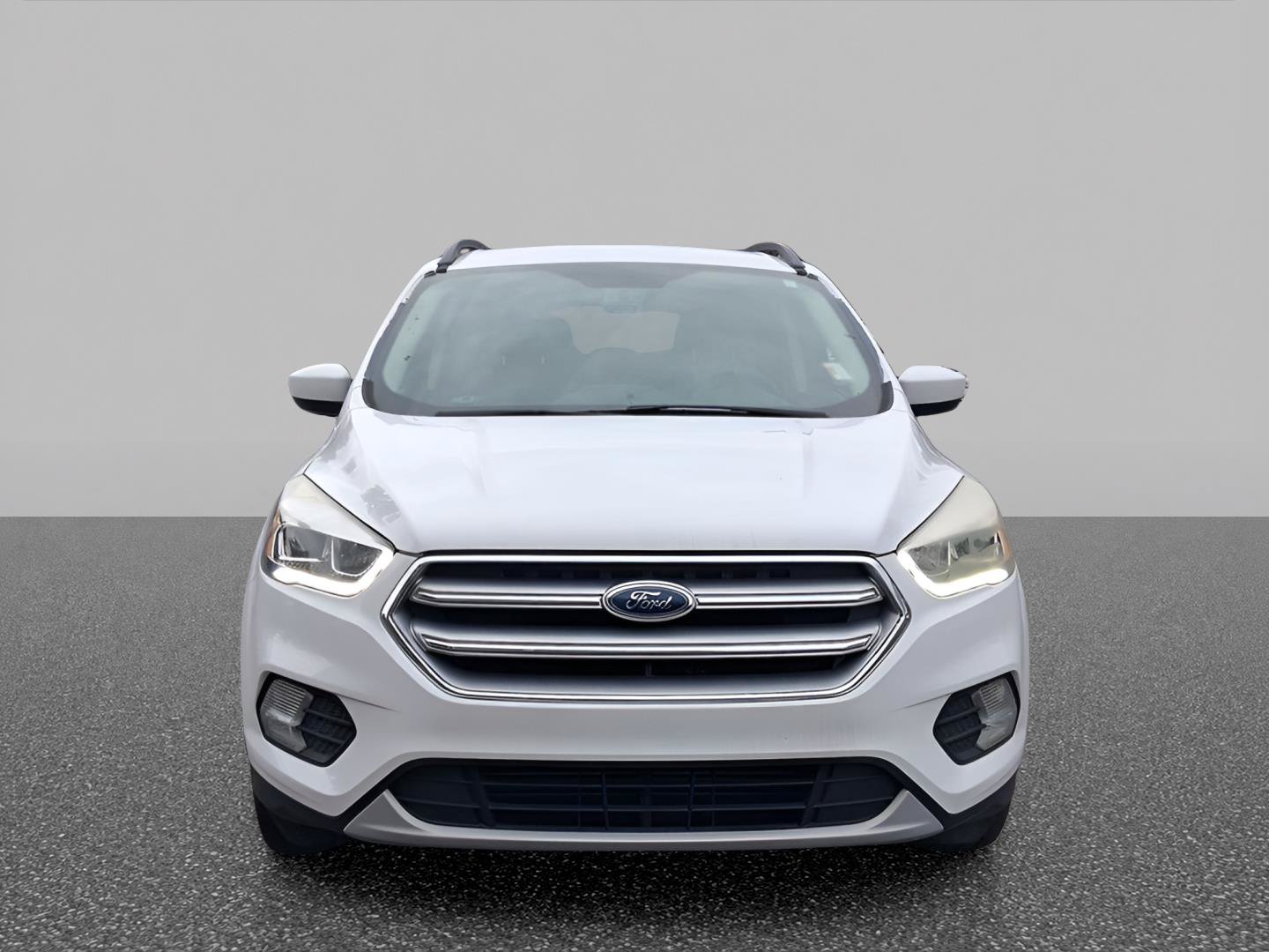 Used 2017 Ford Escape SE w/ Equipment Group 201A AWD/4WD image 2