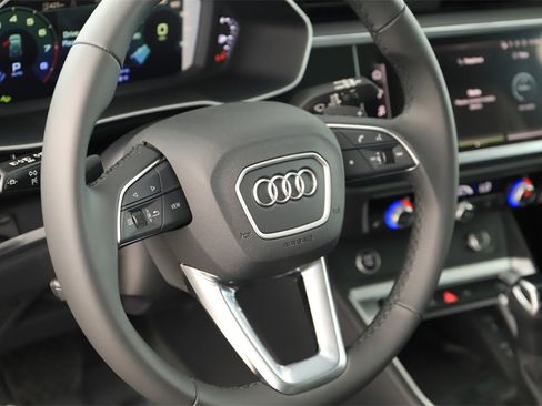 New 2025 Audi Q3 2.0T Premium image 16